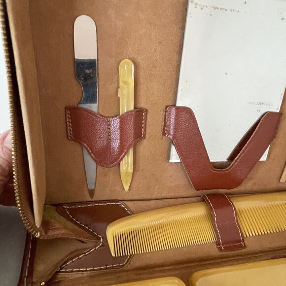 VTG 1950s Brown Leather Vanity Kit Grooming Travel Case MCM Mad Men Barber Shop - Picture 15 of 16